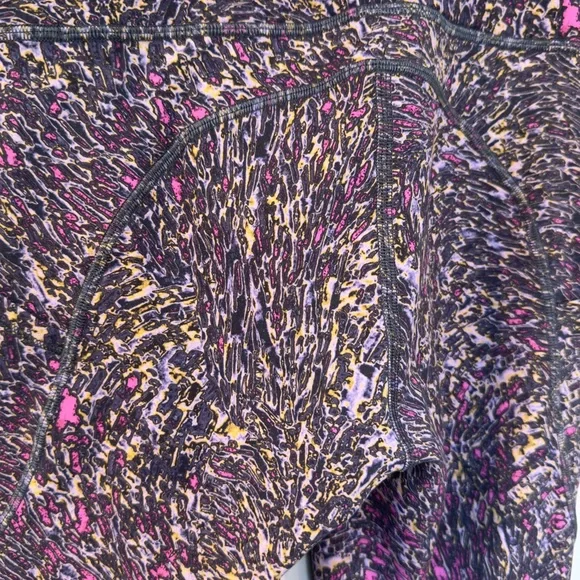 Lululemon Invigorate multicolored animal print women’s leggings size 4 - Picture 4 of 7